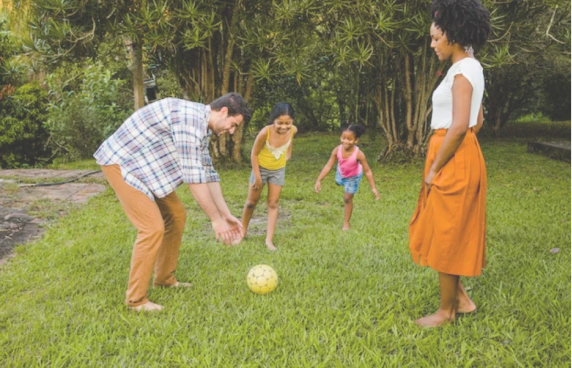 Une famille heureuse dans notre événement